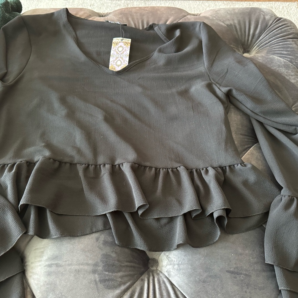 Women’s black crop top